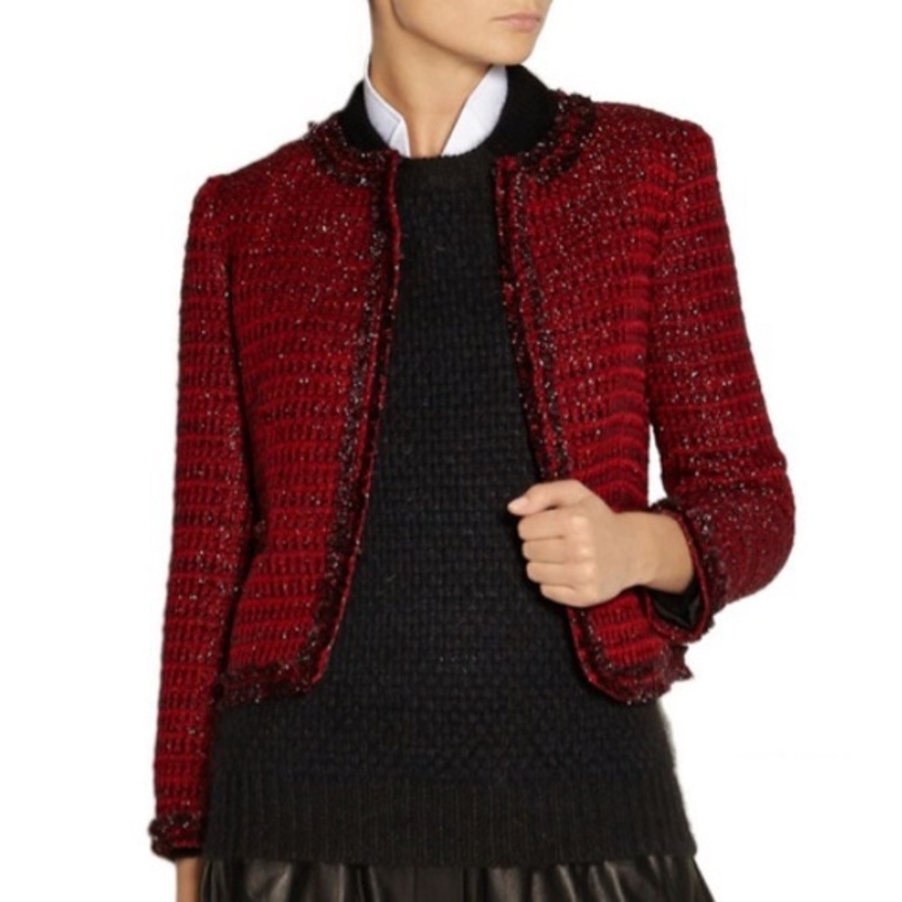 Beautiful tweed cropped blazer!